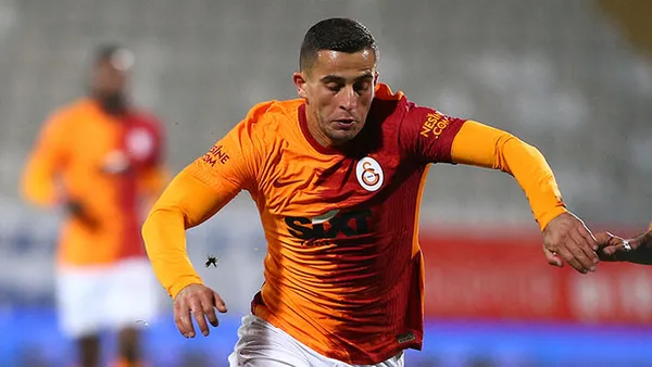 Son dakika: Galatasaray’da Omar Elabdellaoui hastaneye kaldırıldı! Havai fişek elinde patladı