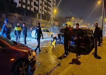 Bursa'da zincirleme kaza! 2 kişi yaralandı
