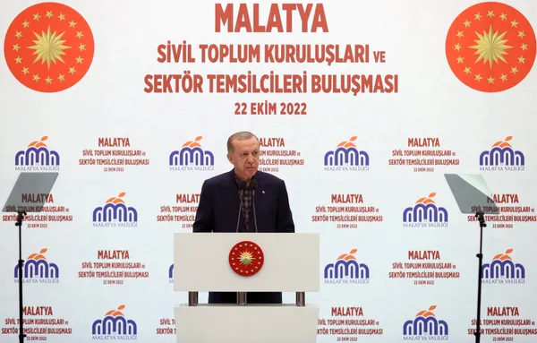 baskan-erdogandan-tek-hane-mesaji-faiz-lobileri-cokmeye-basladi-1666461555600.jpg Başkan Erdoğan'dan 'tek hane' mesajı: Faiz lobileri çökmeye başladı - 4