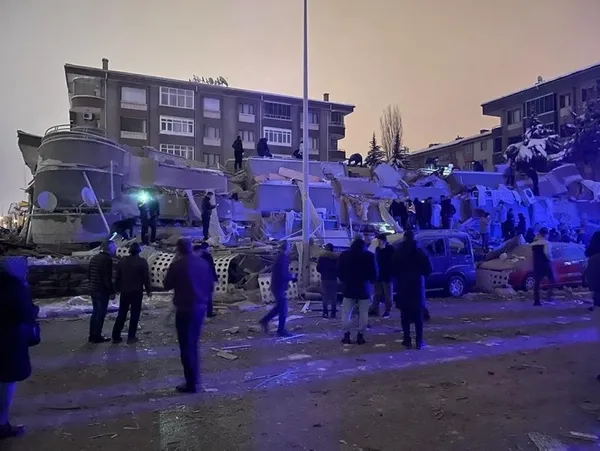 Kahramanmaraş merkezli deprem için İstanbul’dan askerler Zonguldak’tan madenciler bölgeye gönderildi