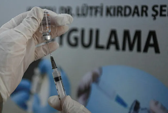 Koronavirüs aşısında öncelikli meslek grupları belli oldu - 3