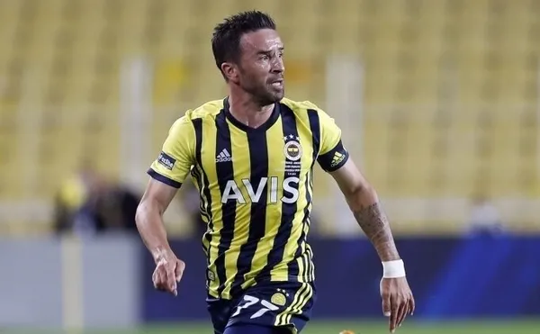 Gökhan Gönül Fenerbahçe’ye veda ediyor! Opsiyonu uzatmama kararı alındı