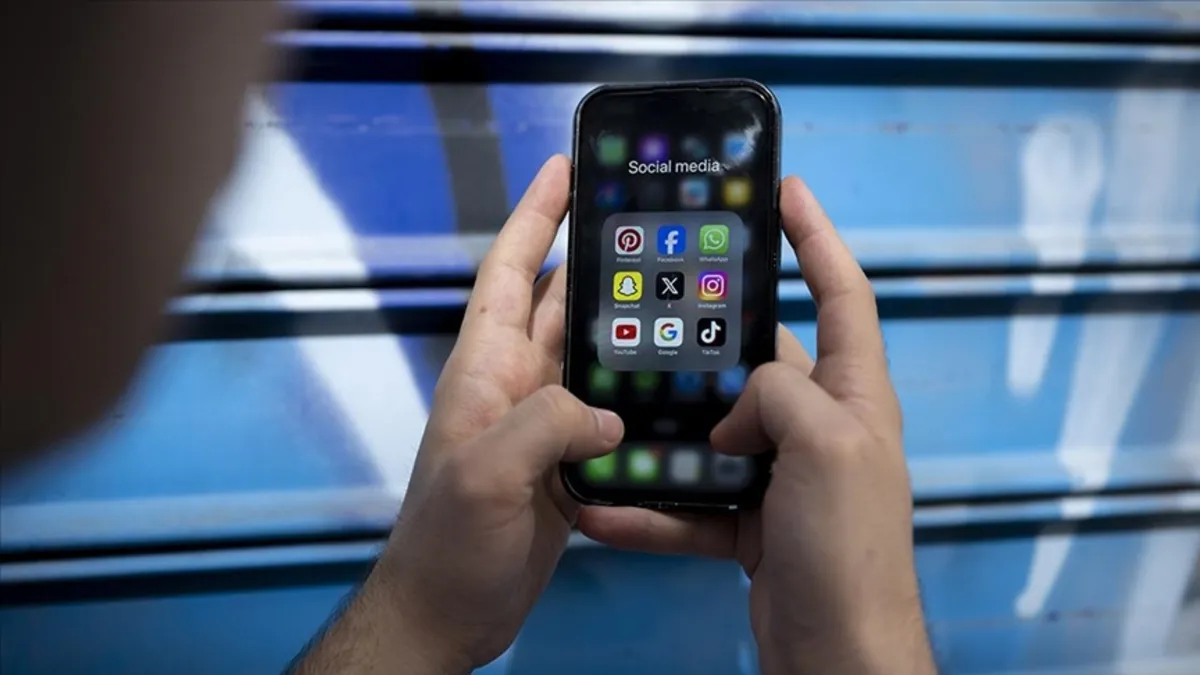 Gençlere yönelik sosyal medya düzenlemesi yolda! Yaş sınırı belli oldu