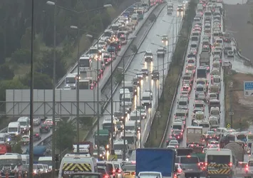 İstanbul'un çıkışında 65 yaş üstü yoğunluğu!