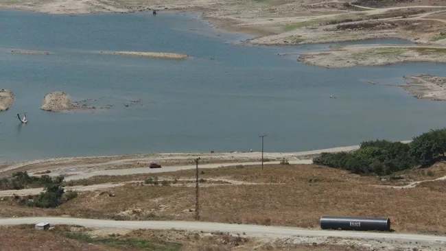 İstanbul’un barajları alarm veriyor! Sabah 'drone’undan korkutan su manzaraları - 2