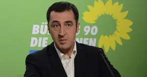 Ermenistan’dan Cem Özdemir’e Liyakat Nişanı