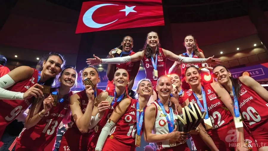Milletler Ligi şampiyonu Filenin Sultanları coşkuyla karşılandı! Bakan Bak: "Sizlerle gurur duyuyoruz" 12