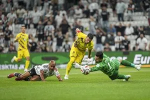 Dolmabahçe’de zafer! Son dakikada ‘Kartal’ pençesi