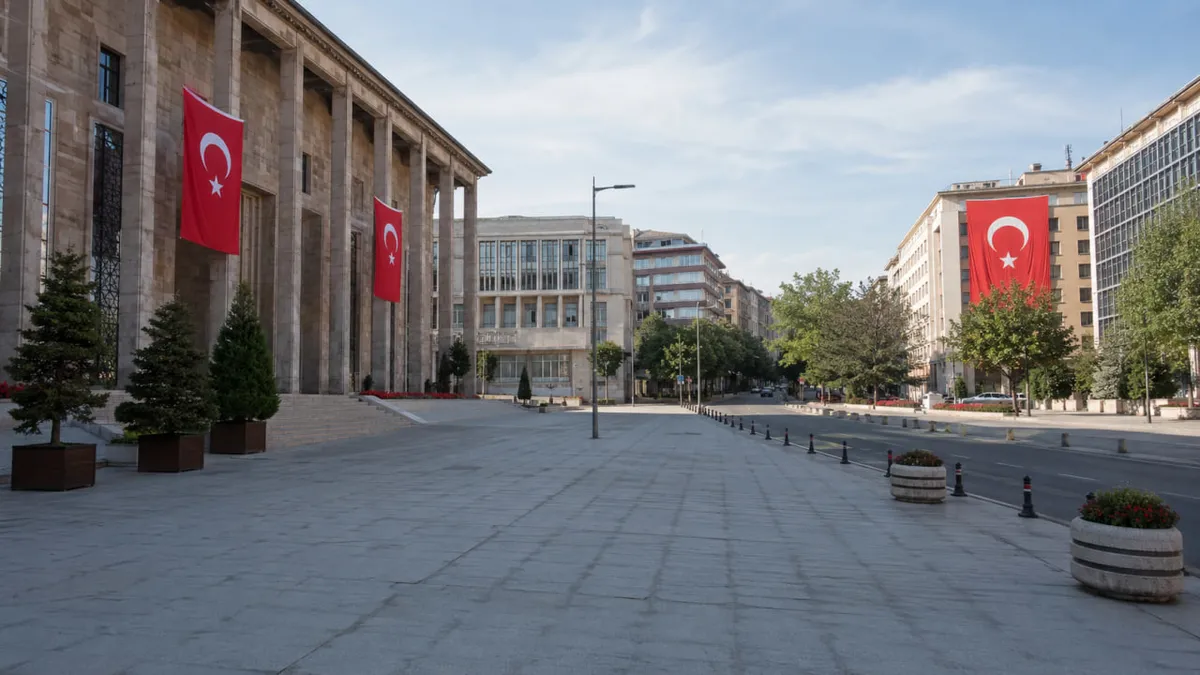 Resmi tatil nedeniyle birçok kamu kurumu kapalı olacak. (Fotoğraf: A Haber)