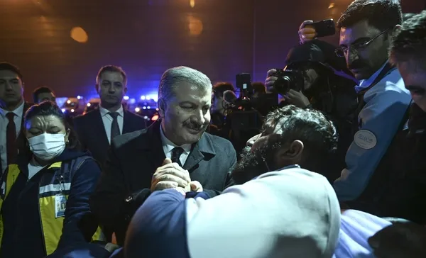Gazze’ye yardım eli! Sağlık Bakanı Koca açıklama yaptı: 26 Gazzeli hasta ile 13 refakatçisi Türkiye’ye getirildi