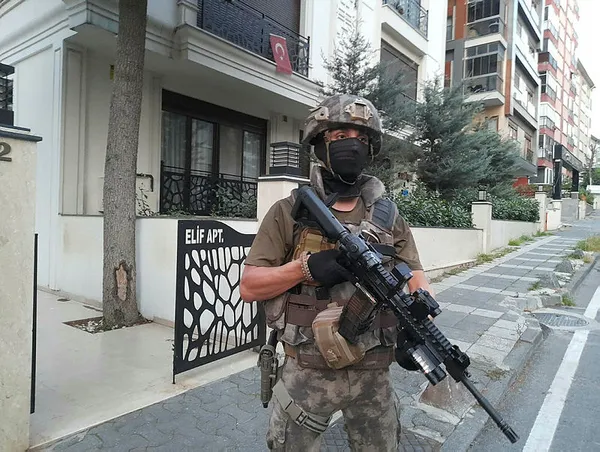 İstanbul'da siber dolandırıcılara operasyon! Onlarca gözaltı var - 4