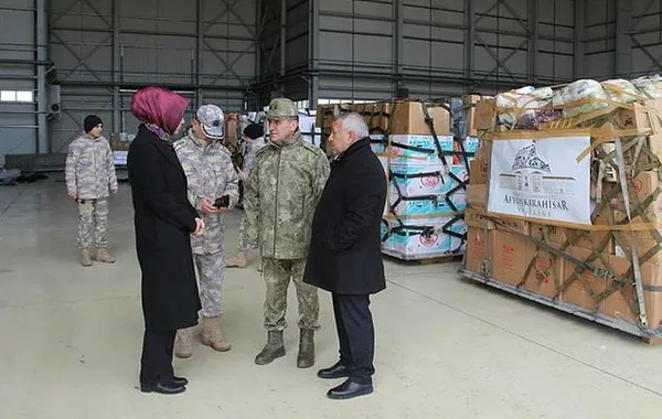 Türkiye Hatay için seferber oldu! Dört bir yandan yardım yağıyor