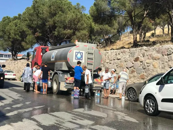 izmirde-akmayan-suya-zam-vatandaslari-cildirtan-olay-1659411938449.jpg İzmir'de akmayan suya zam! Belediyenin tavrı halkı çıldırttı - 3