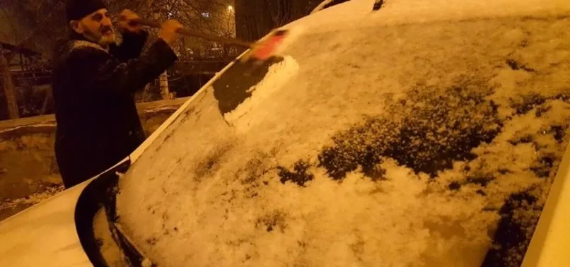 Son dakika: Erzurum'da şiddetli kar ve tipi! Onlarca araç mahsur kaldı