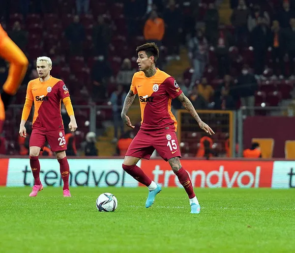 1646753562451.jpg Galatasaray'dan Arturo Vidal bombası! Sezon sonunda sözleşmesi biten yıldıza teklif... - 2