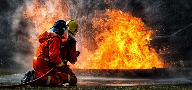 Apartman bahçesinde yangın paniği