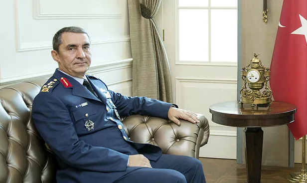 hasan-kucukakyuz-kimdir-kac-yasinda-hava-kuvvetleri-komutani-orgeneral-hasan-kucukakyuzun-gorev-suresi-uzatild-1659604599860.jpg Hasan Küçükakyüz kimdir, kaç yaşında? Hava Kuvvetleri Komutanı Orgeneral Hasan Küçükakyüz'ün görev süresi uzatıldı mı? - 2