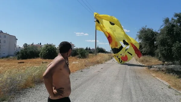 antalyada-havada-panik-anlari-tekneye-bagli-ipi-kopan-parasut-metrelerce-yuksekte-suruklendi-1656253963929.jpg Antalya’da havada panik anları! Tekneye bağlı ipi kopan paraşüt metrelerce yüksekte sürüklendi - 2
