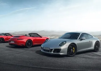 Porsche 911 ailesi GTS ile genişledi