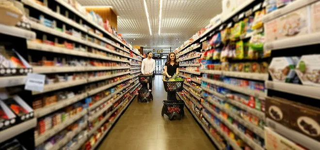 Dolar düştü etiketler değişecek mi? Sıra stokçu ve fırsatçıda