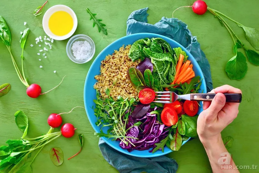 20 yıldır ağzına sürmüyor! Uzak Şehir'in Alya'sı Sinem Ünsal zayıflık sırrını açıkladı 7