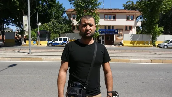 hamile-eltisinin-evine-cilingirle-girdi-aile-birbirine-girdi-1630674438220.jpg Hamile eltisinin evine çilingirle girdi! Aile birbirine girdi - 2