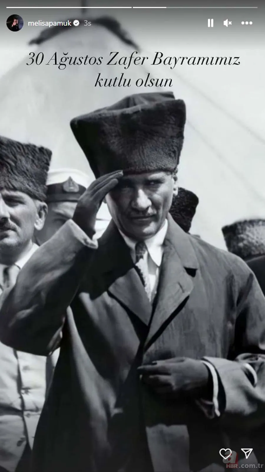 Sanat dünyasının 30 Ağustos Zafer Bayramı coşkusu! Paylaşımlar peş peşe geldi! “Hep var olsun Türkiye’m” 21