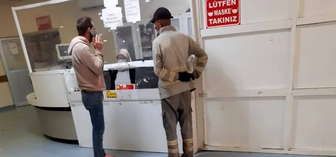 Osmaniye'de 2 işçi hastane kirlenmesin diye içeriye çıplak ayaklarıyla girdi! Türkiye'yi duygulandıran görüntü