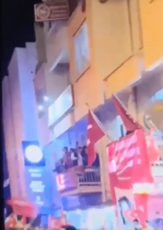 Denizli'de CHP binasının balkonu çöktü! Acı haber! Eski yönetin kurulu üyesi öldü - 3
