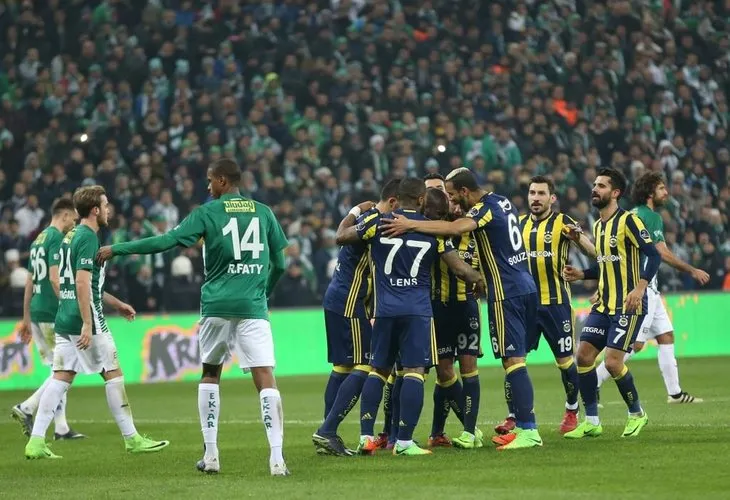 Bursaspor - Fenerbahçe maçından kareler