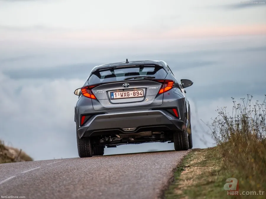 2020 Toyota C-HR yenilendi! Türkiye’de üretilen yeni Toyota C-HR'nin motor ve donanım özellikleri neler? 10