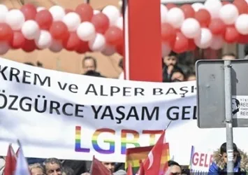 LGBT terörüne dünya savaş açtı CHP kucak! Özgür Özel ve Ekrem İmamoğlu'nun mitinginde sapkınlığa açık destek