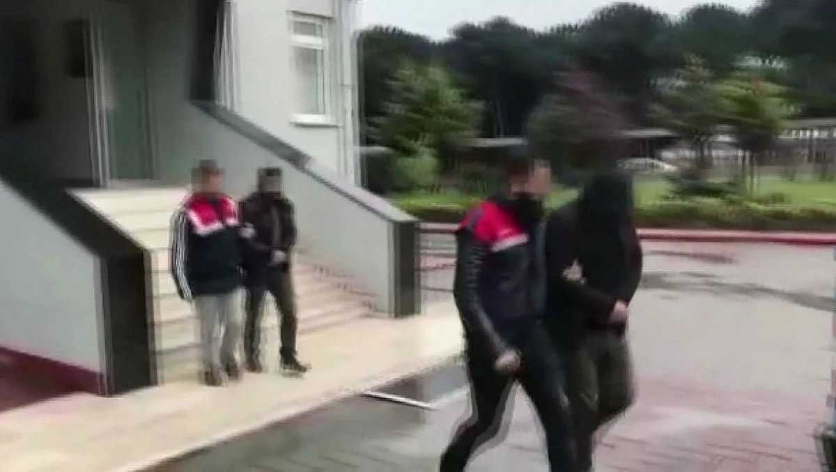 İstanbul Fatih'te silah kaçakçılığı operasyonu!