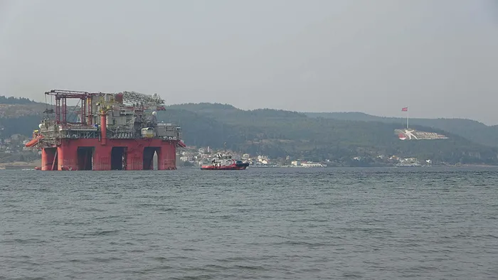 Çanakkale Boğazı tek yönlü gemi trafiğine kapatıldı - 1