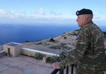 Yunanistan'dan adalarda yeni tahrik! Adeta askeri çıkarma yaptılar
