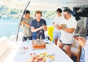 81 yaşına giren Orhan Gencebay'a özel kutlama