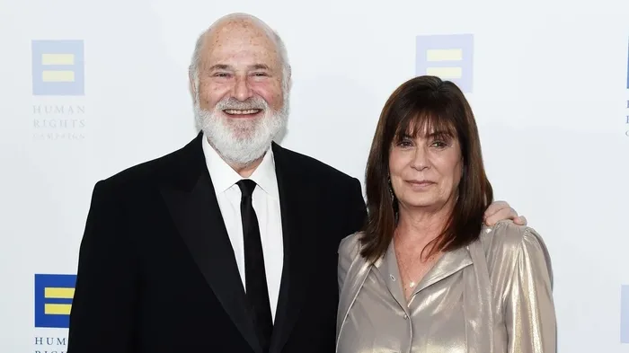hollywoodun-unlu-yonetmen-esi-evinde-olu-bulundu-rob-ve-michele-reineri-oglu-mu-oldurdu-1765789663060.jpg Ünlü yönetmen Rob Reiner ve eşi Michelle Reiner (REUTERS)