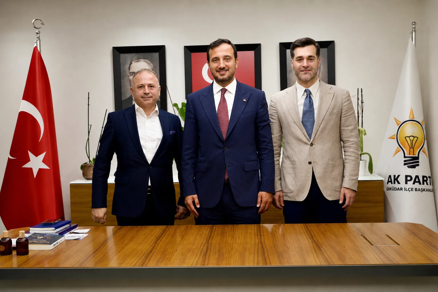 Üsküdar’da 4 CHP’li meclis üyesi AK Parti’ye katıldı!