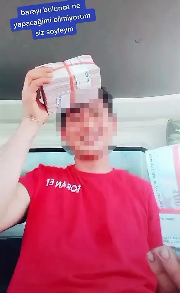 denizlide-akilalmaz-olay-yuzsuz-hirsizin-sosyal-medyada-yaptigi-paylasim-soke-etti-1662624449181.jpg Denizli’de akılalmaz olay! Yüzsüz hırsızın sosyal medyada yaptığı paylaşım şoke etti - 4
