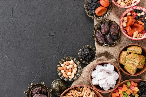 sahur-duasi-arapca-turkce-sahurda-okunacak-dualar-neler-peygamber-efendimizin-sahur-hakkindaki-hadisleri-1709645722485.jpeg Sahur Duası Arapça-Türkçe 🤲 | Sahurda okunacak dualar neler? Peygamber Efendimizin sahur hakkındaki hadisleri... - 1
