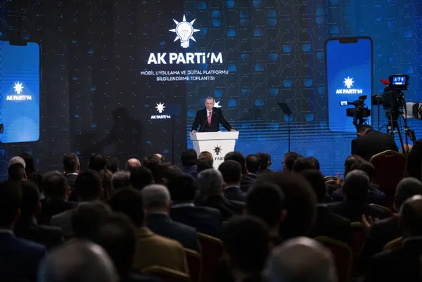 Son dakika: Başkan Erdoğan'dan AK Parti Mobil Uygulama Tanıtım Toplantısı'nda önemli açıklamalar! 6'lı masaya sert tepki - 1