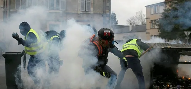 Fransa’da sarı yelekliler yeniden sokaklarda!