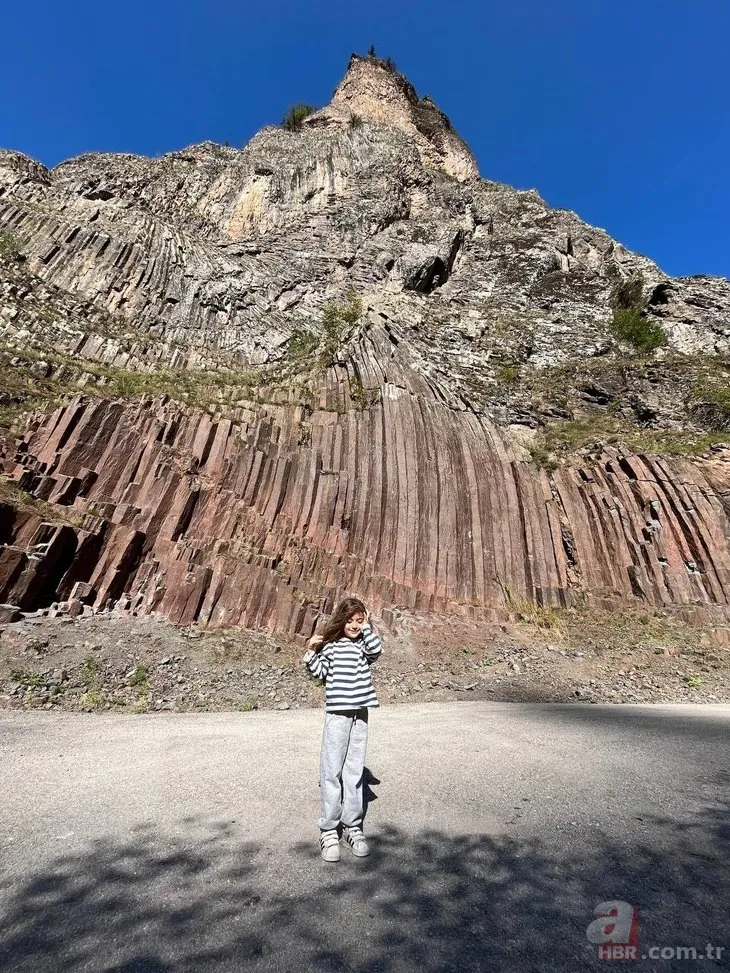 Artvin’e turist akını! Bazalt kayalara yoğun ilgi