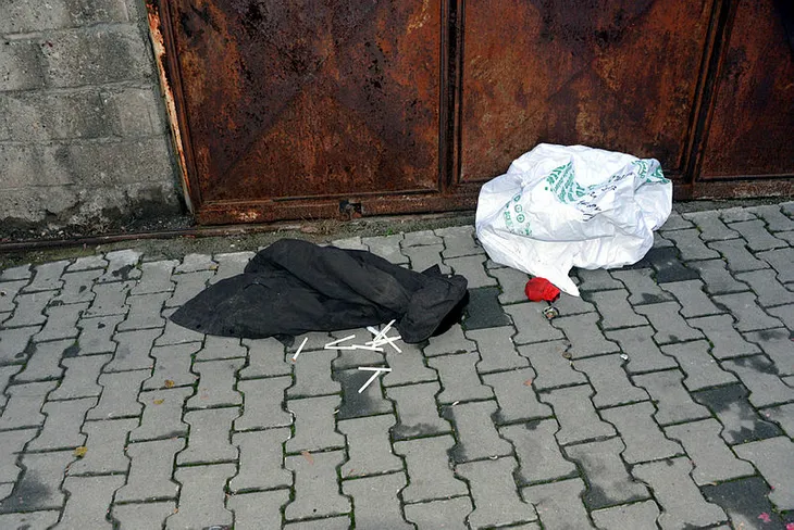 kahramanmarasta-hirsiz-kacarken-kimligini-birakti-1576085970002.jpg Kahramanmaraş'ta hırsız kaçarken kimliğini bıraktı - 2