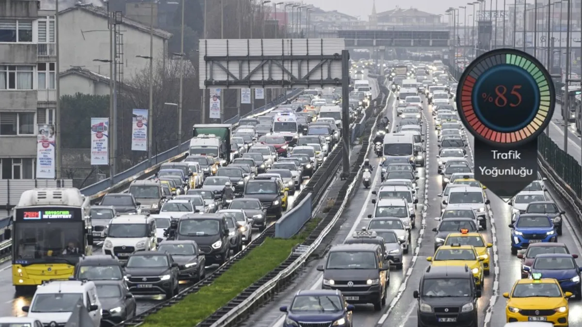 Haftanın ilk günü İstanbul trafiği kilitledi! Yoğunluk yüzde 85’e dayandı