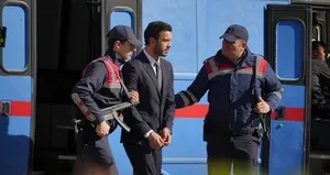 Selim kendini hapiste bulur!