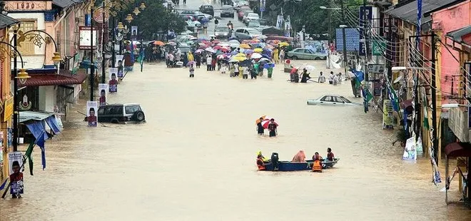 Malezya’da sel baskını yaklaşık 4 bin kişiyi yerinden etti