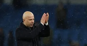 Arne Slot’a iki maç ceza!