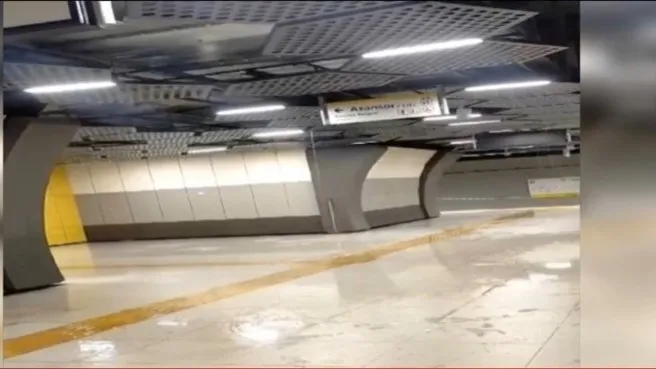 Yağışların ardından metroyu su bastı!