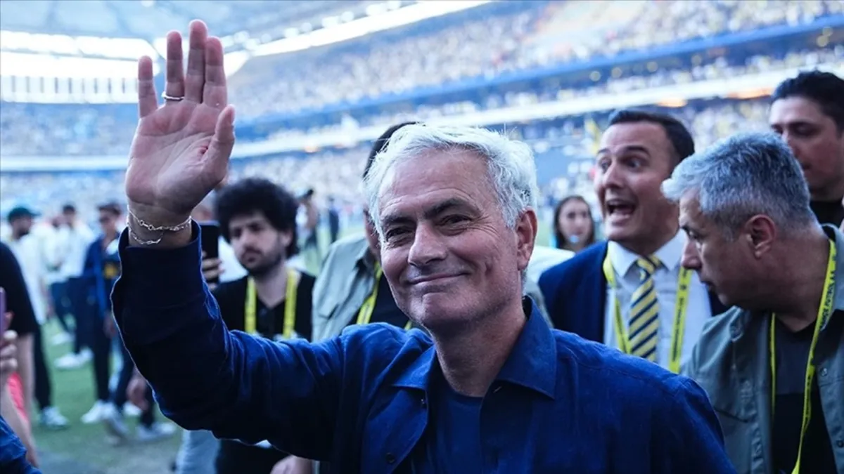 Jose Mourinho'dan Galatasaray'a ters köşe! Fenerbahçe yılın bombasını patlatıyor